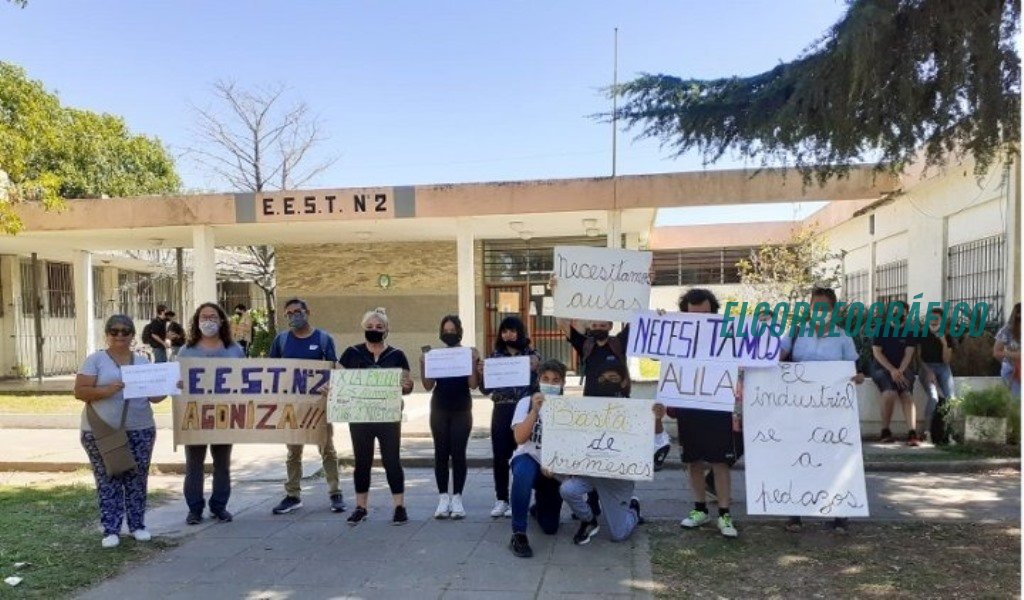 Berisso: estudiantes denuncian 3 escuelas "en ruinas" y Cagliardi admite extravío de actas de reclamo Berisso estudiantes denuncian escuelas en ruinas y Cagliardi admite extravío de actas de reclamo 132
